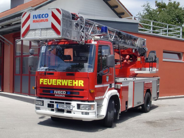 Grossansicht in neuem Fenster: Freiwillige Feuerwehr Mammendorf - Feuerwehrfahrzeug DLK Grossansicht in neuem Fenster: Freiwillige Feuerwehr Mammendorf - Feuerwehrfahrzeug DLK
